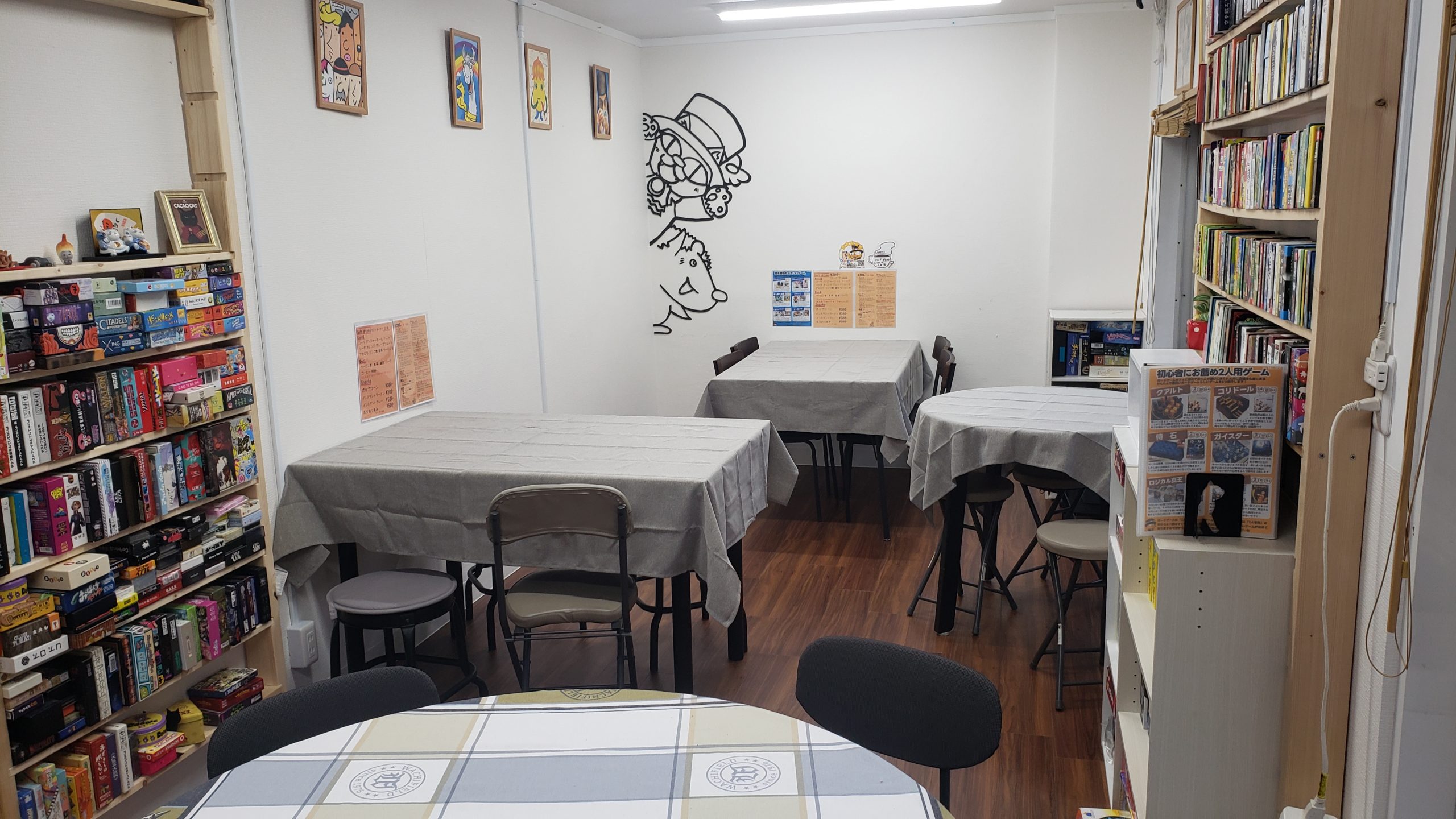 写真：テーブル側